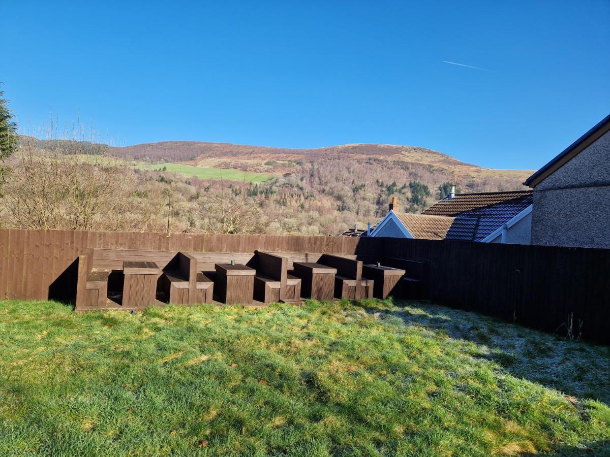 Flat 2, Modern Studio Apartment, Tynte Hotel, Mountain Ash Quakers Yard Exterior foto